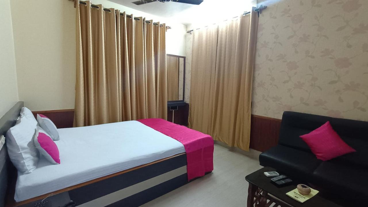 Hotel Sangam Baharampur Exteriér fotografie